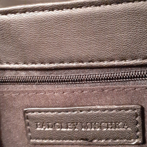 Rare Black and Gold Badgley Mischka Handbag (1) - Picture 7 of 11